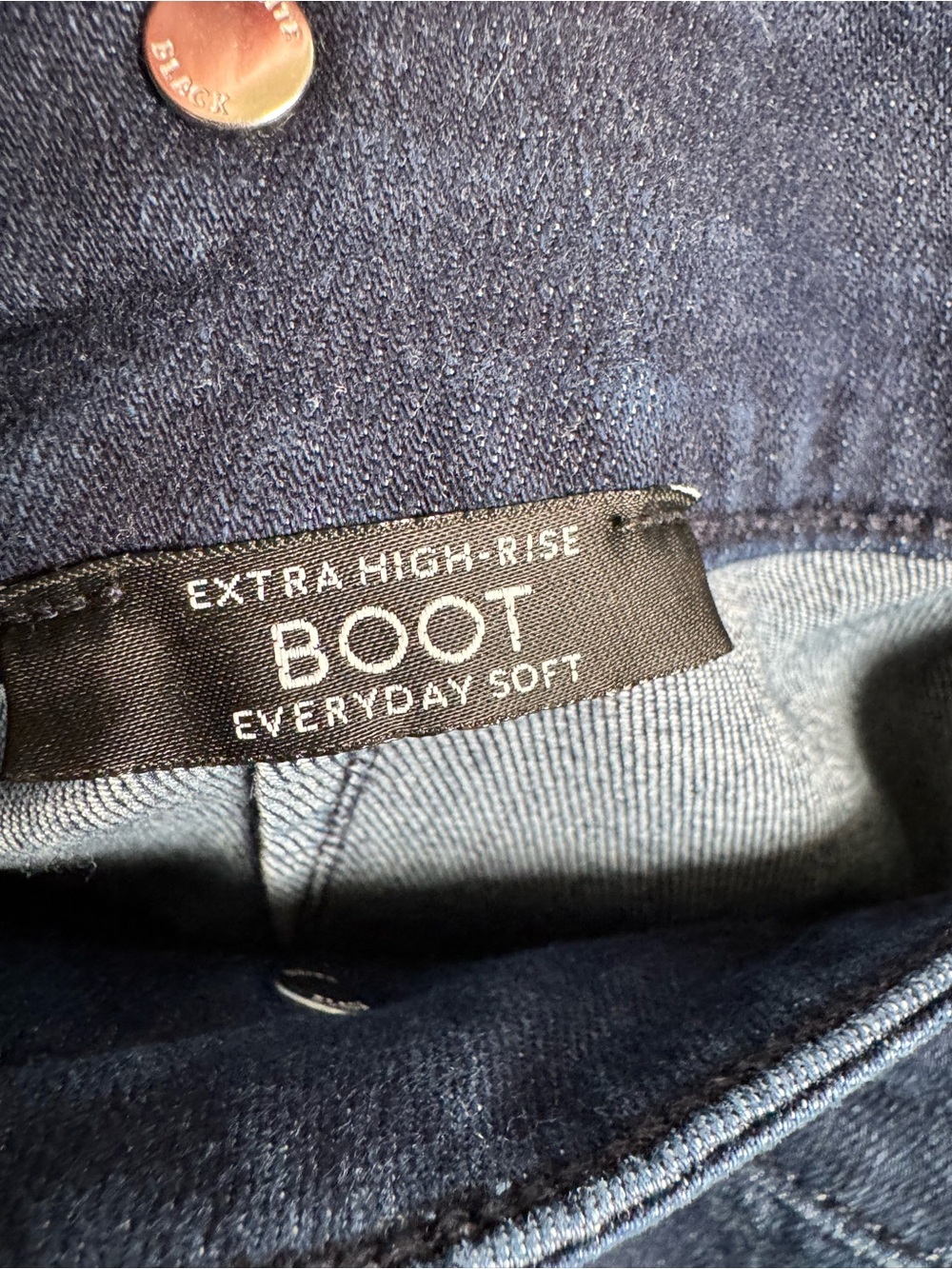 White House Black Market Extra High-Rise Boot Everyday Soft Jeans Blue Women’s 8 - Picture 6 of 9